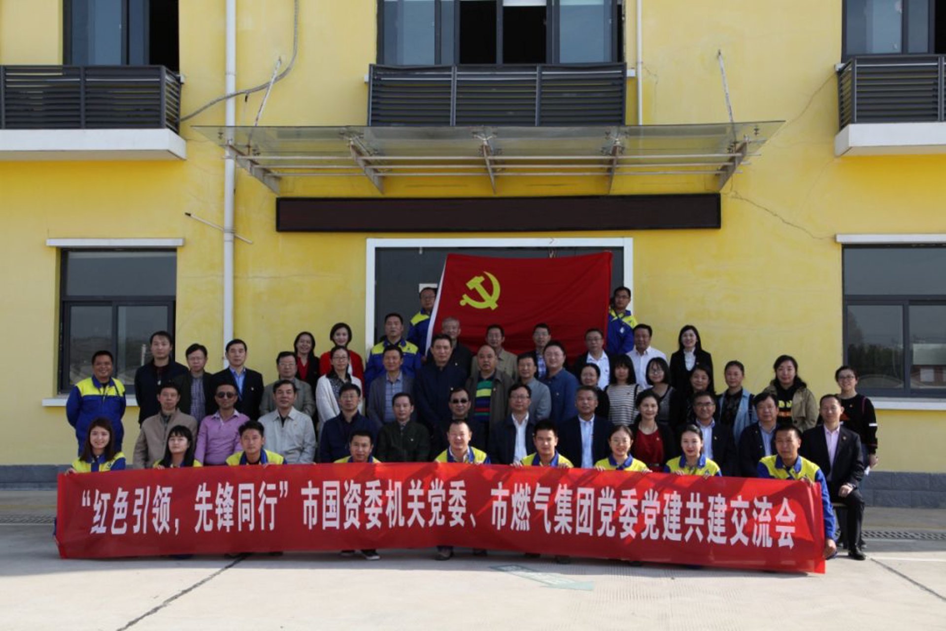在电气工程的世界里，选择合适的开关设备至关重要。今天，让我们一起探讨一下如何正确选用真空断路器吧！
